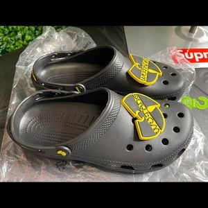 CLOG CROCS (WU-TANG) (Sz 10)